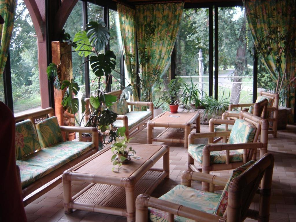 Hotel Restaurant L'Ecluse Antonne-et-Trigonant Exterior foto