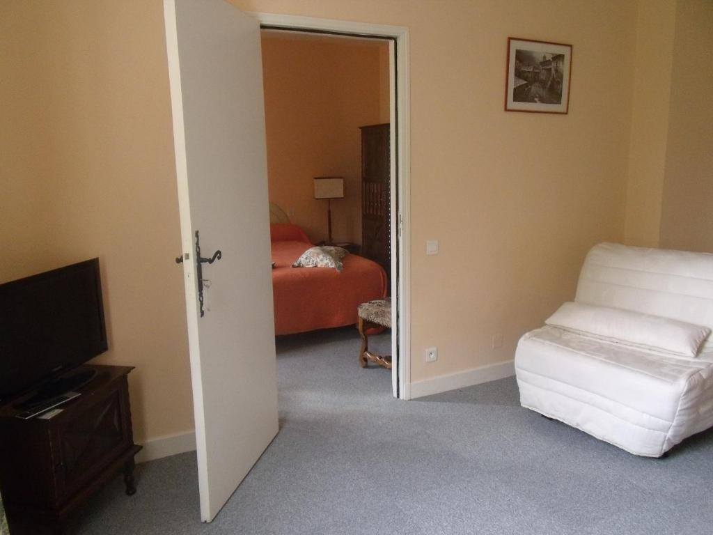 Hotel Restaurant L'Ecluse Antonne-et-Trigonant Zimmer foto
