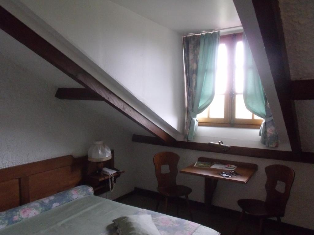 Hotel Restaurant L'Ecluse Antonne-et-Trigonant Zimmer foto