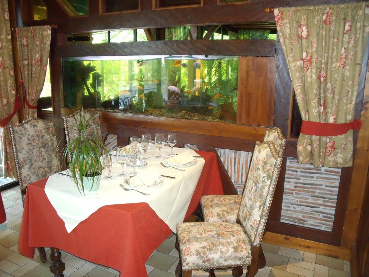 Hotel Restaurant L'Ecluse Antonne-et-Trigonant Exterior foto